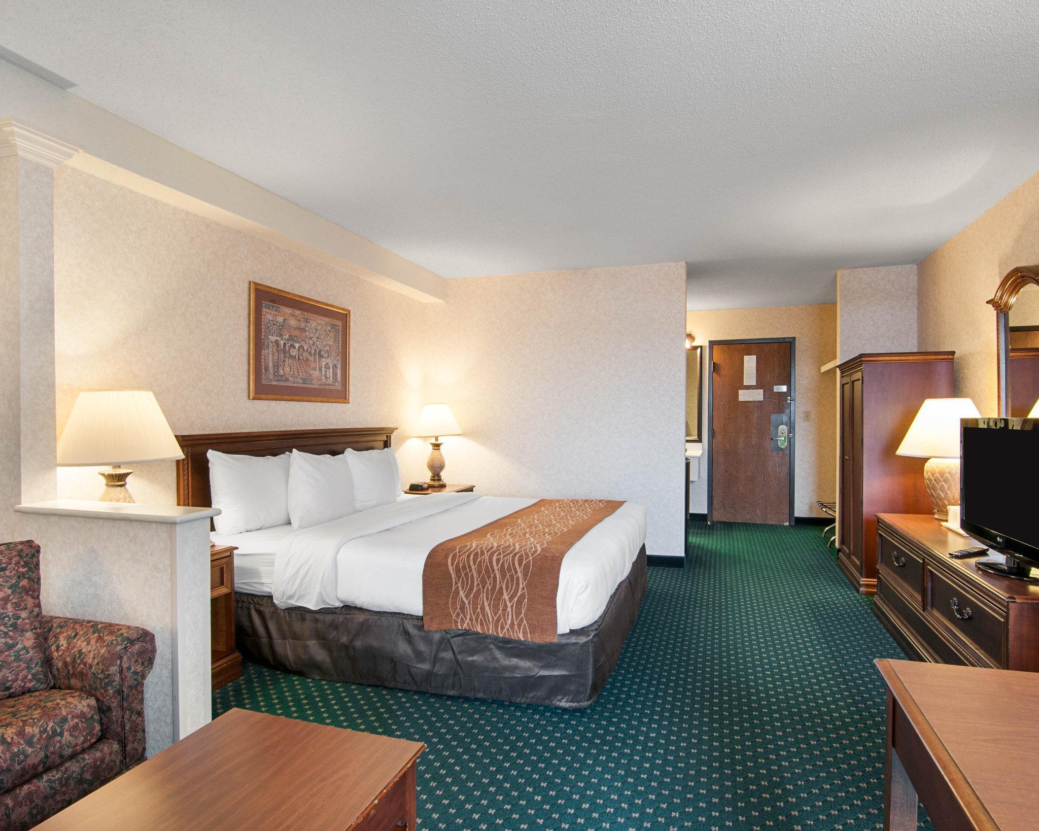 Comfort Inn & Suites Near Danville Mall Экстерьер фото