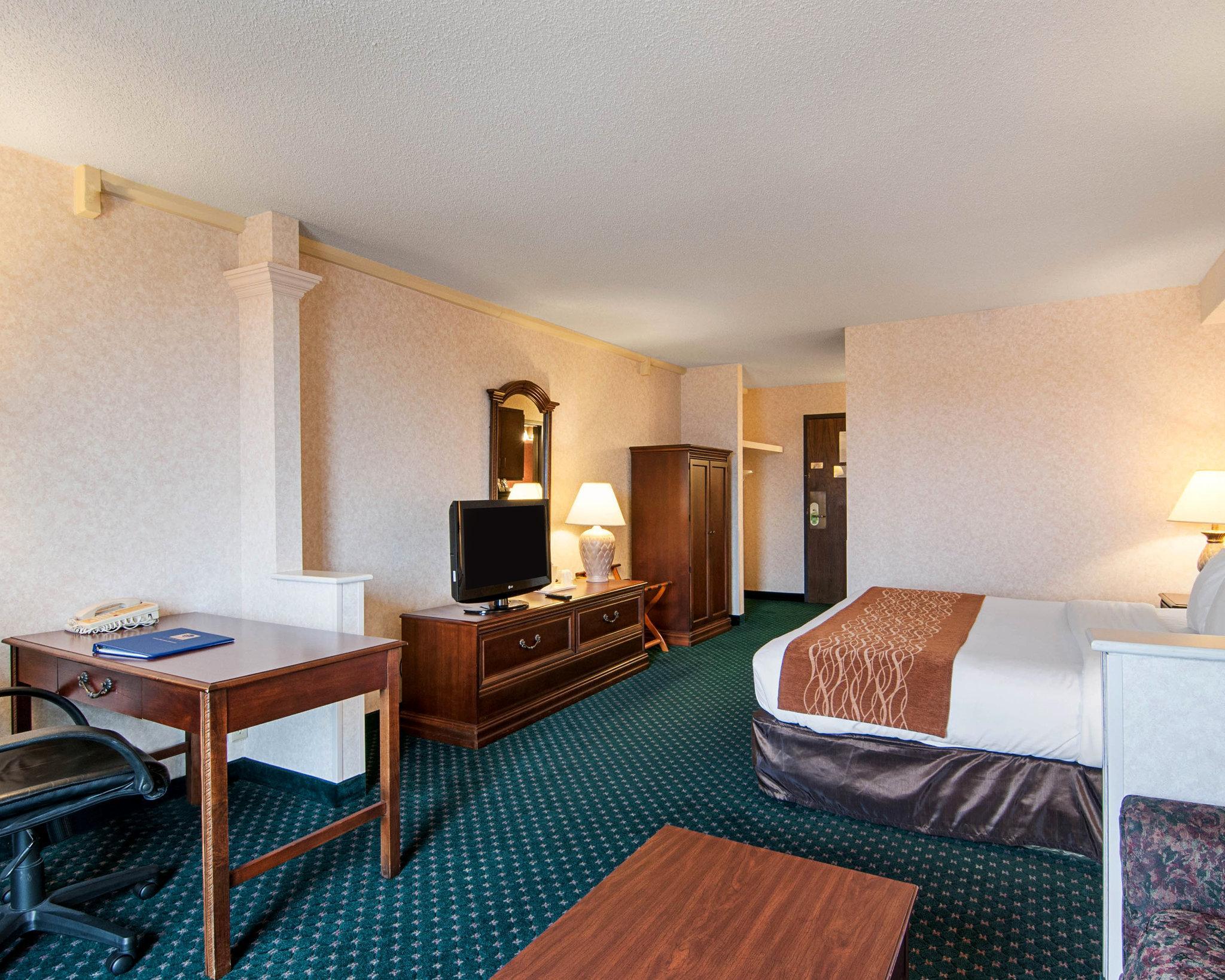 Comfort Inn & Suites Near Danville Mall Экстерьер фото