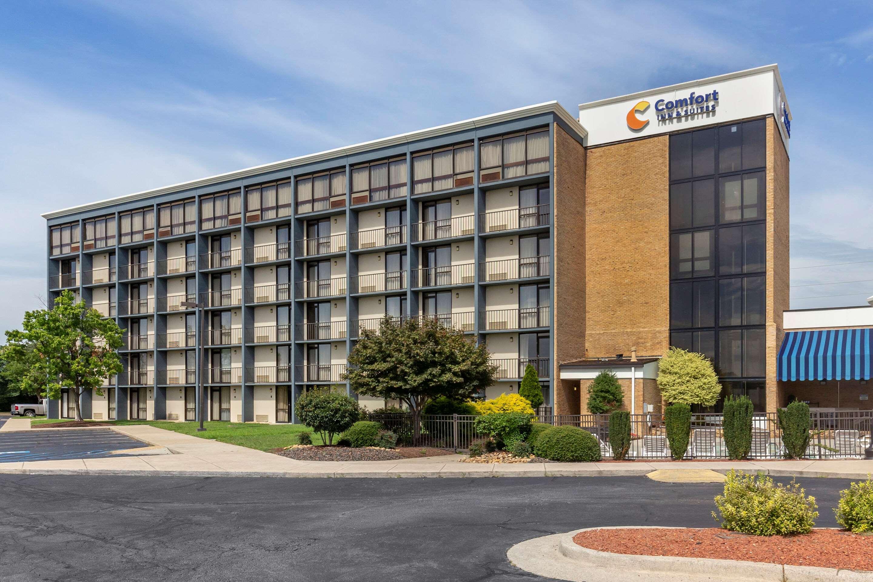 Comfort Inn & Suites Near Danville Mall Экстерьер фото